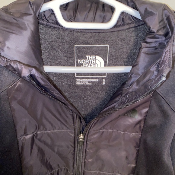 Women’s North Face Light Jacket - Picture 5 of 5